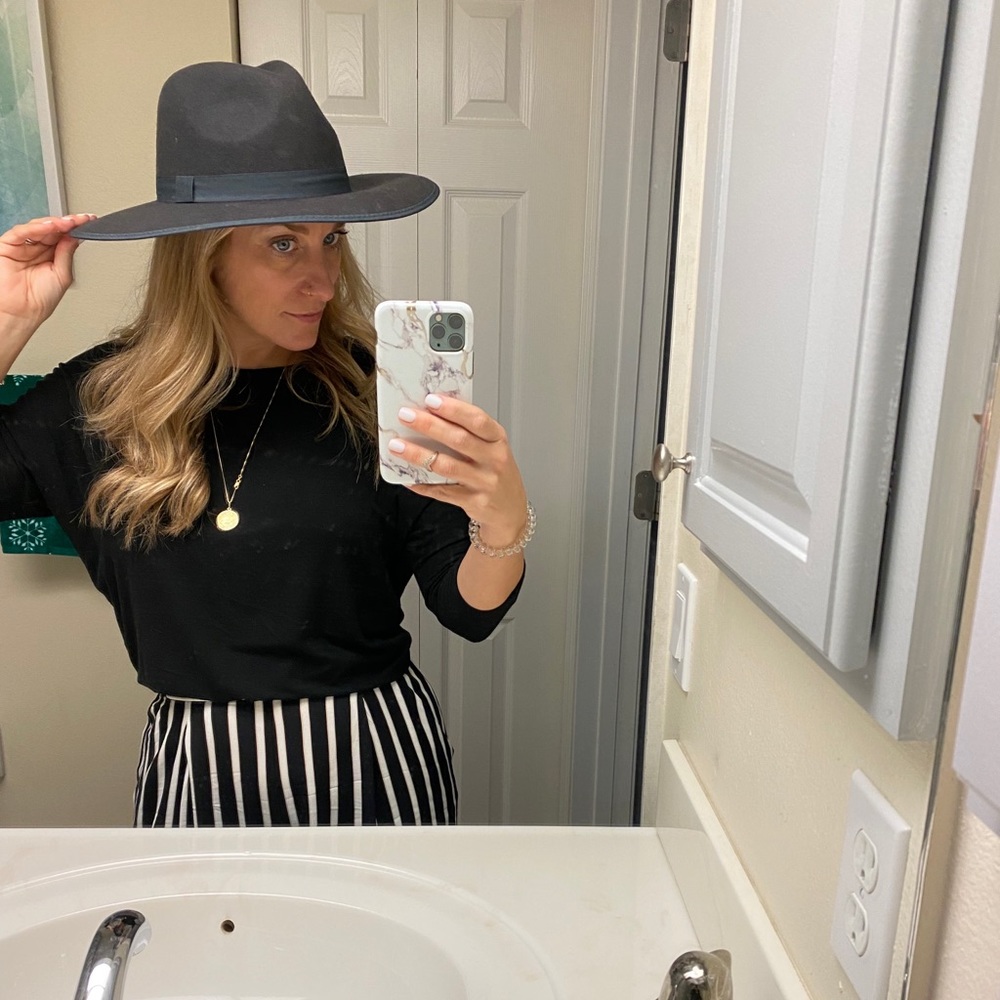 **SOLD** Dark gray boho hat size small